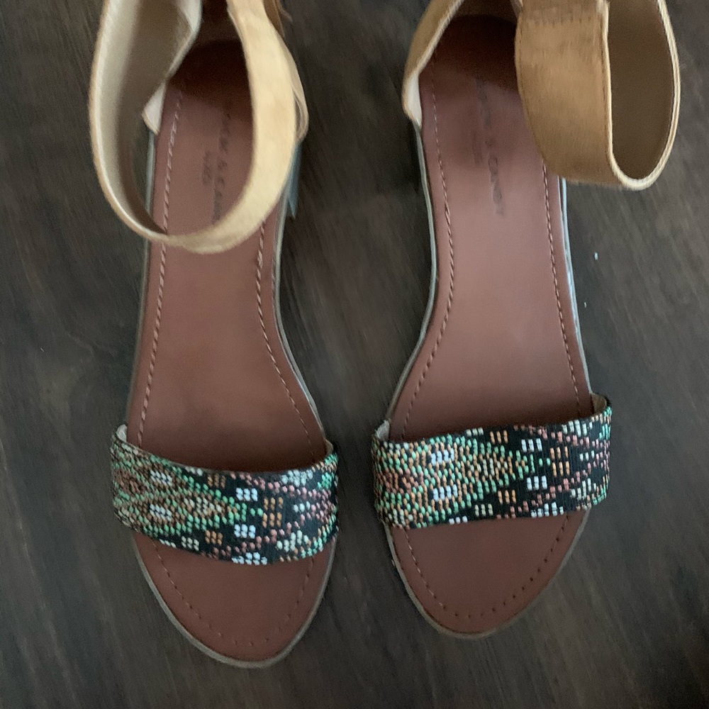 Sandals - Picture 3 of 4